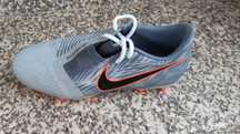 Chuteiras NIKE Phantom