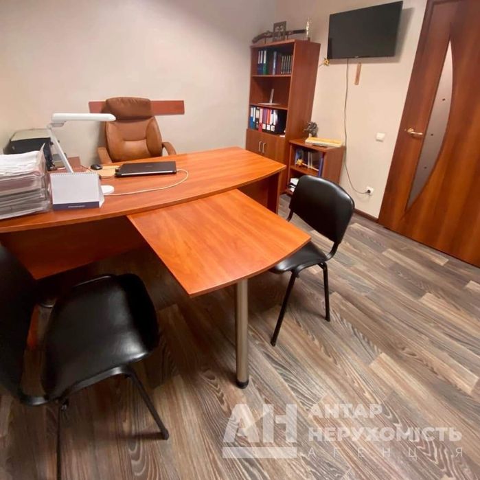 Продається офісне приміщення у центральн частині Кропивницького.
