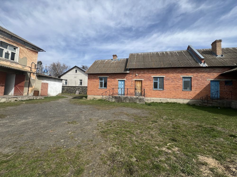 Продається комплекс приміщень в селі Бугрин