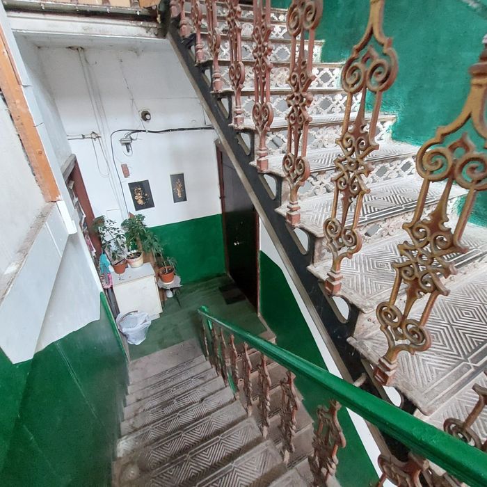 Сдам комнату в центре с одним соседом