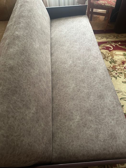 Диван після фабричноі реставраціі