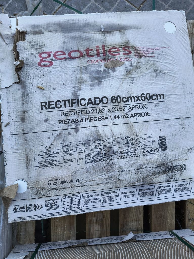Azulejo geotiles cor  branco