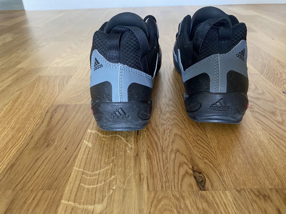 Adidas oryginalne buty trekkingowe r. 42