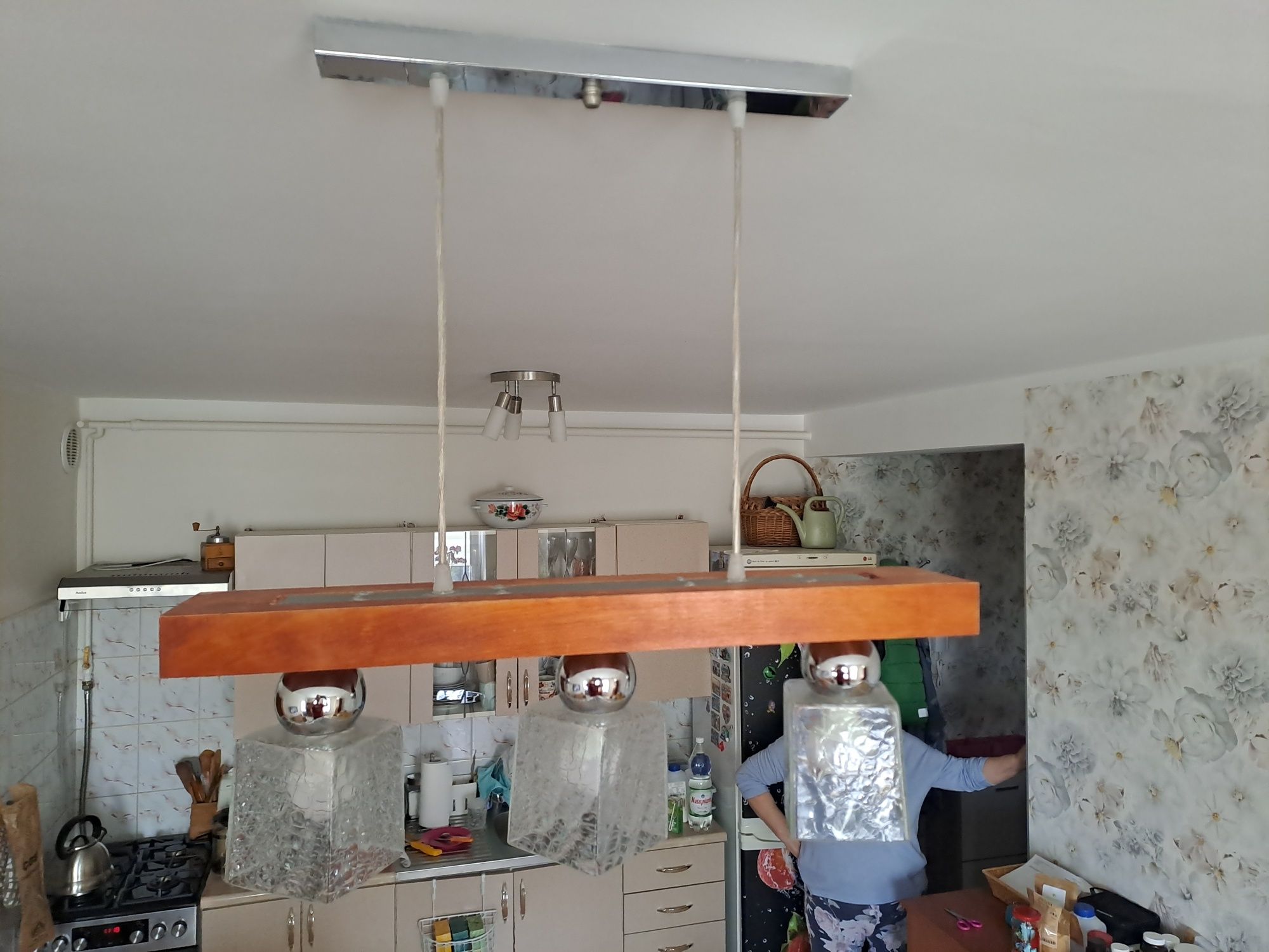 Żyrandol lampa wisząca.
