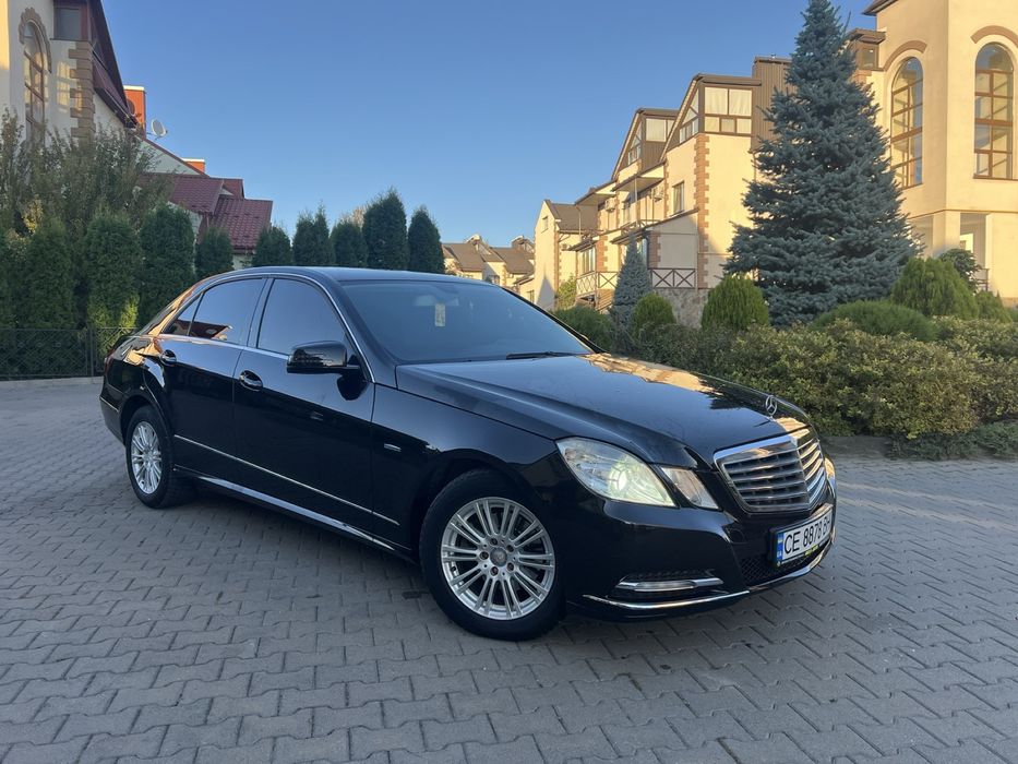 Mersedes-Benz  E212