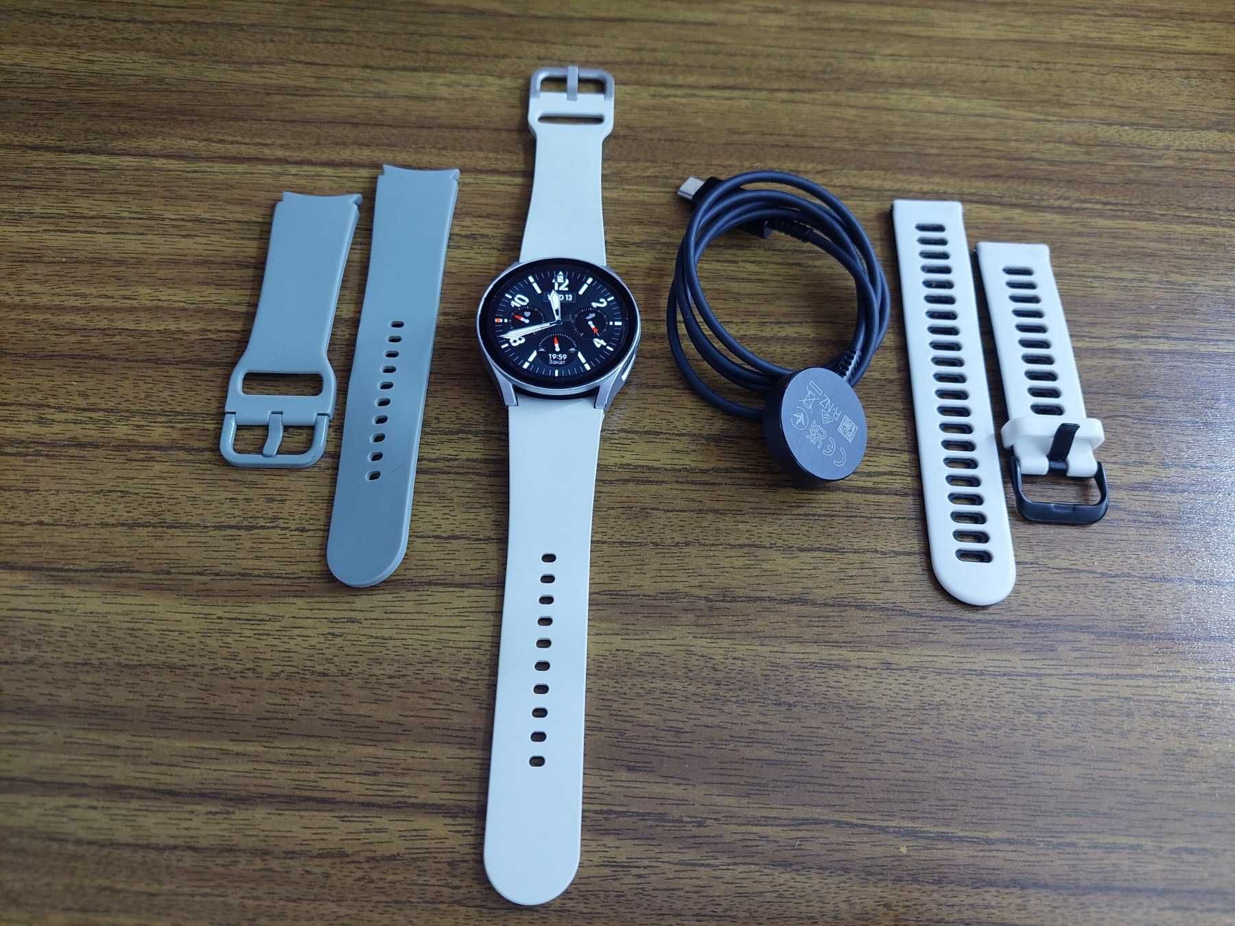 Смарт часы Samsung Galaxy Watch 6+комплект