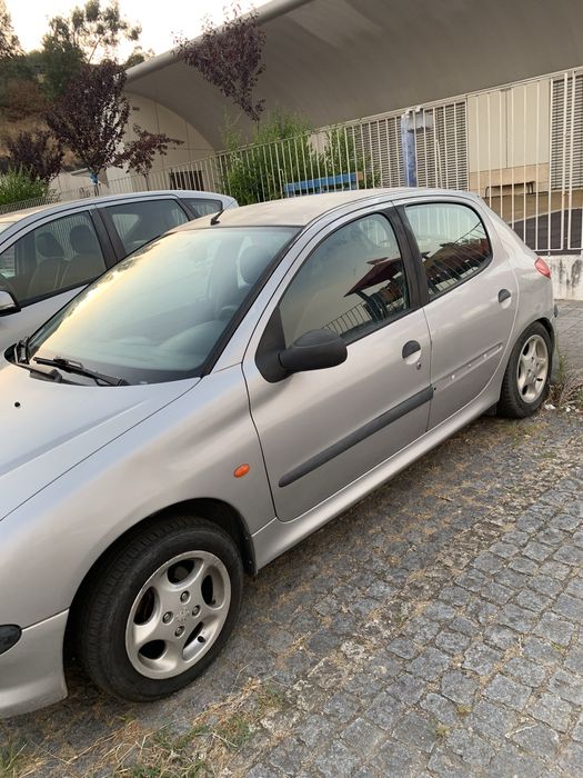Carro Peugeot 206