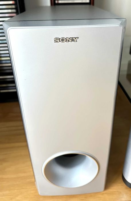 O Sony HCD-DZ700FW  combinando um receptor de Super Audio CD/DVD