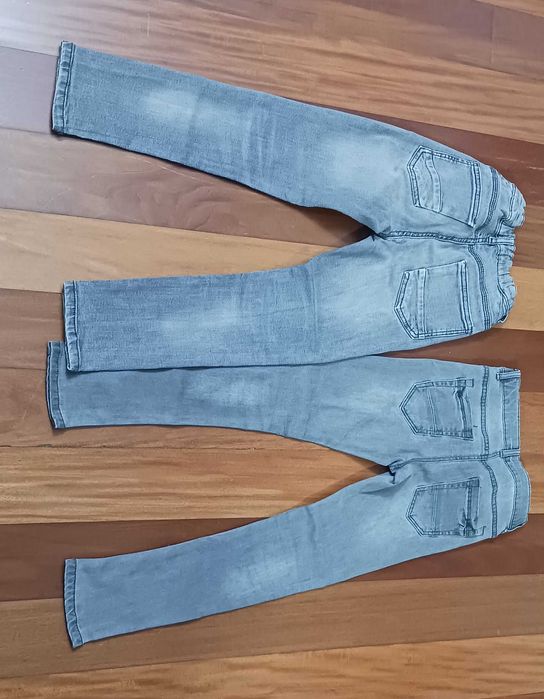 4 Calças de ganga para criança - 7/8 anos