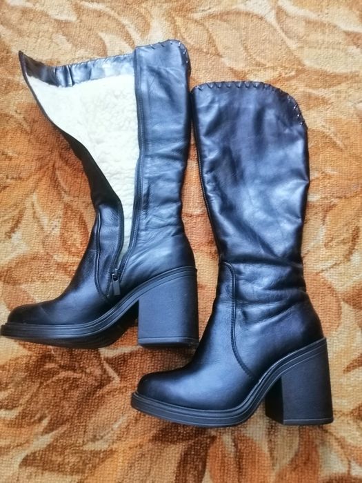 Жіноче зимове взуття