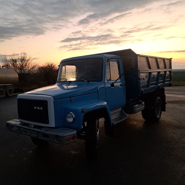 Газ 3307 після реставрації.