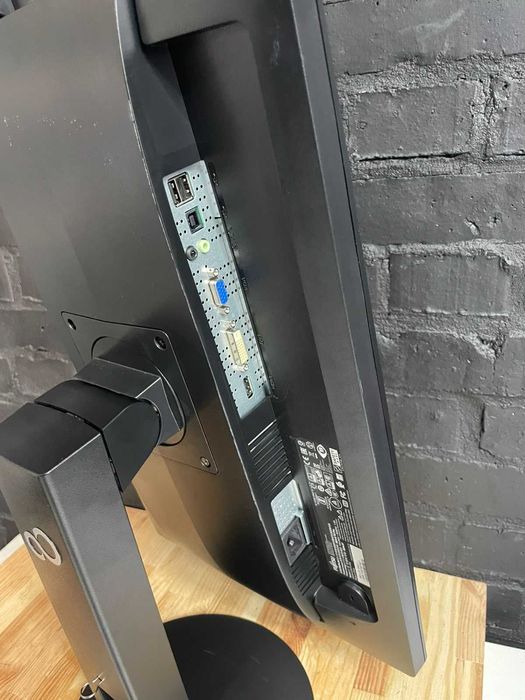 Монітор Fujitsu 24 IPS ідеальний для роботи навчання є 20шт