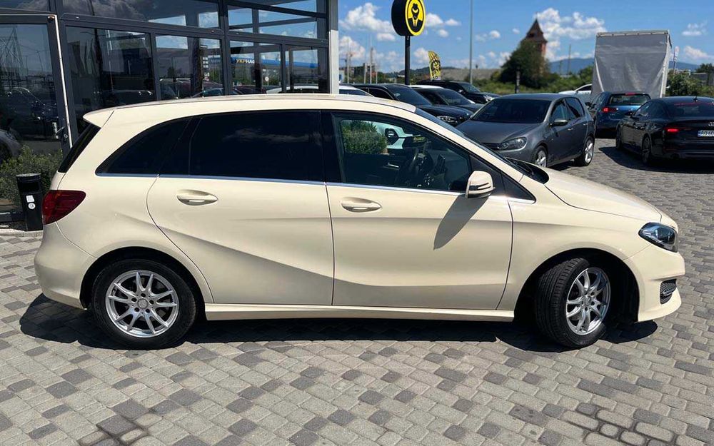 Mercedes-Benz B 180 2015