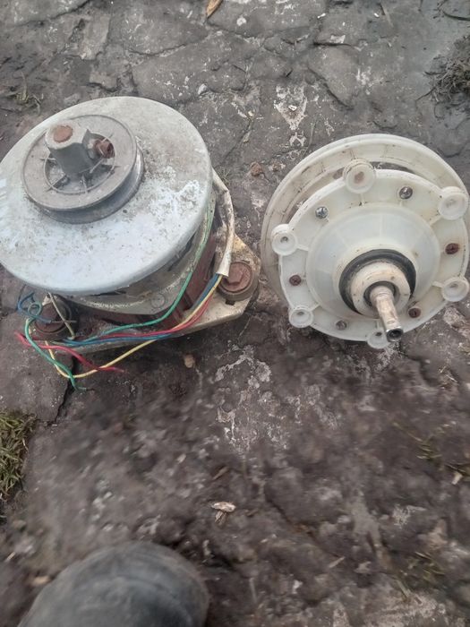 Двигун с редуктором для стиральной машинки сатурн