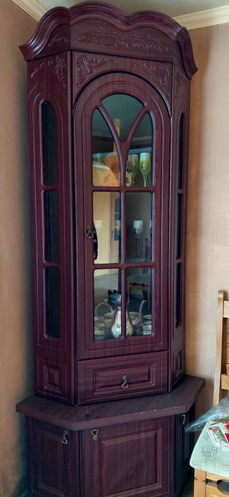 КомодСервант2 в гарному стані