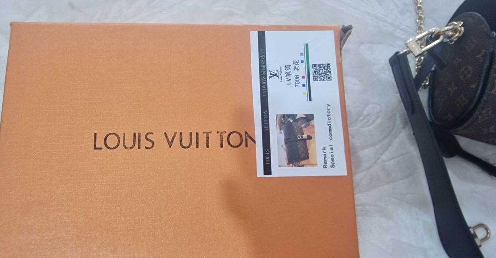 Mala nova com 2 alças tiracolo