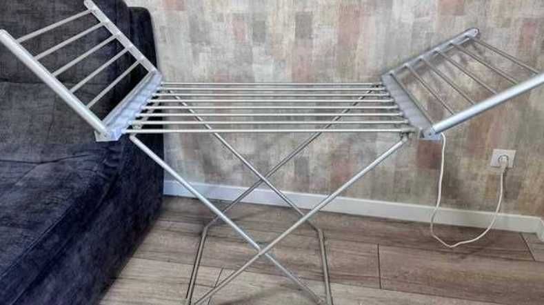 електросушарка з підігрівом для швидкого висушування одягу