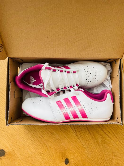 Жіночі кросівки adidas