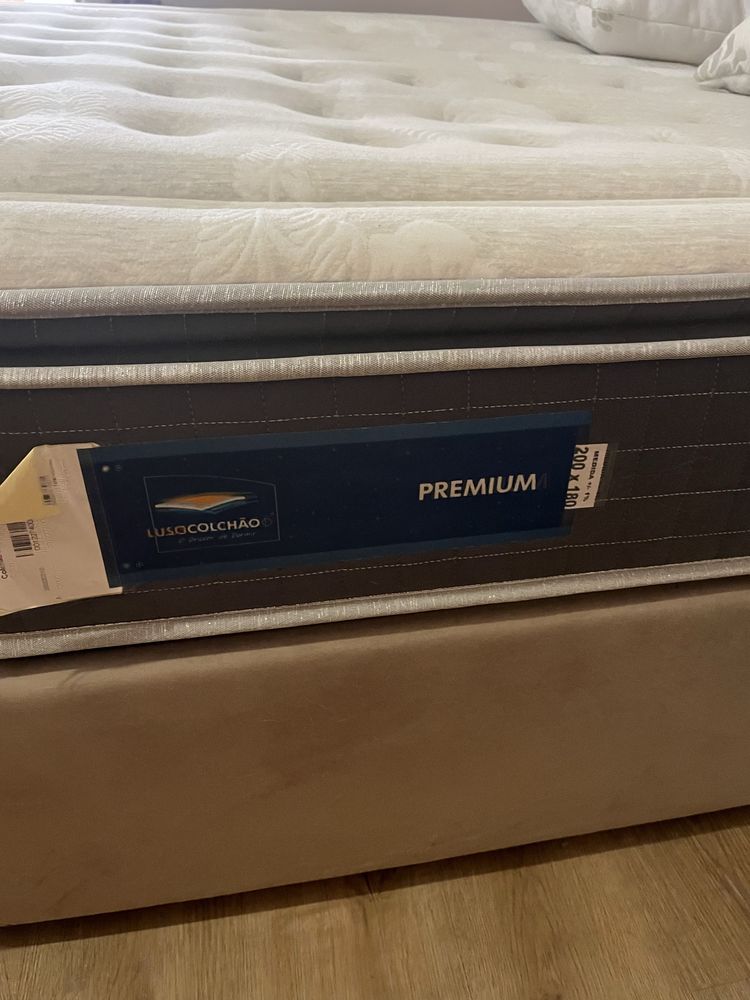 Cama e colchao para venda