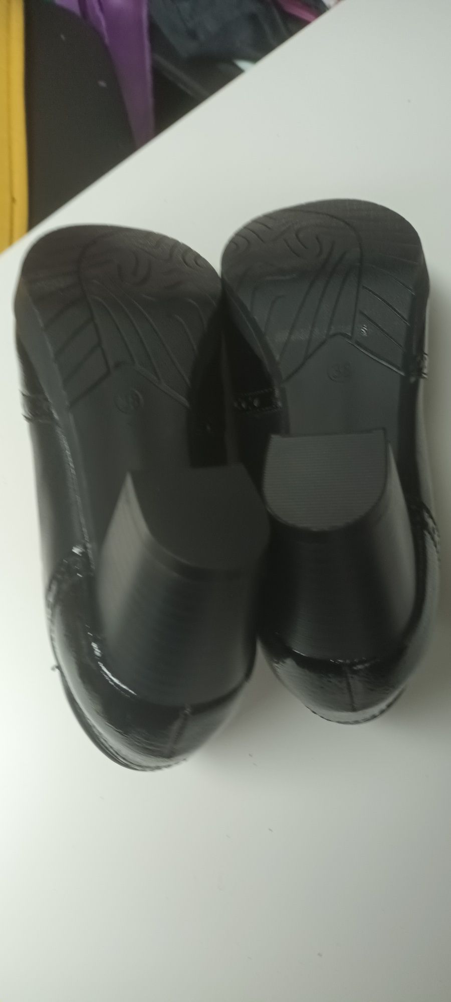 Sapatos de Senhora n. 38