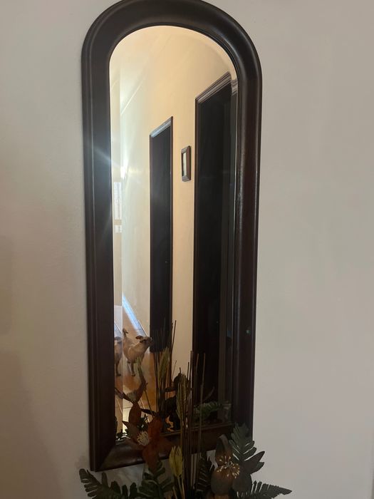 Móvel e espelho de corredor ou entrada