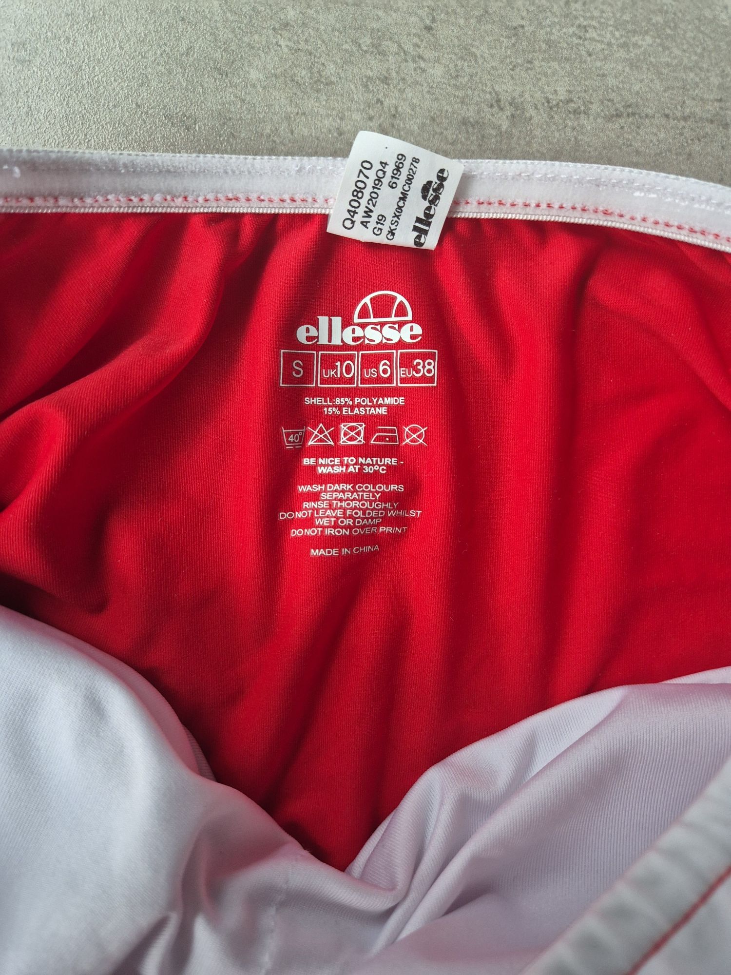 Strój Ellesse S nowy