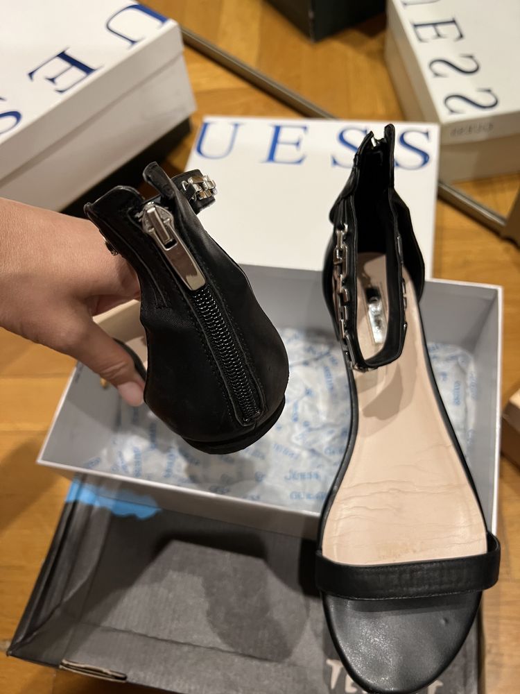 Продам босоножки Guess 41 размер