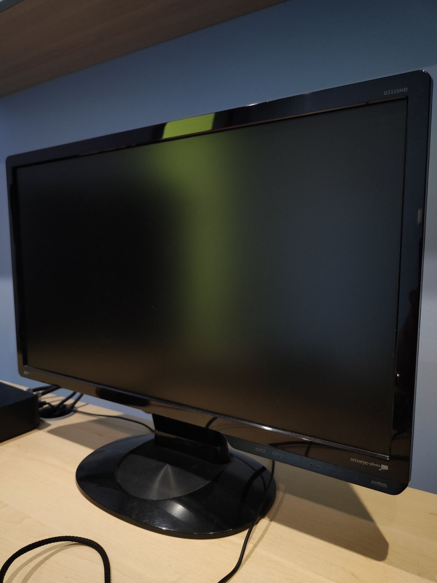 Zestaw komputerowy z monitorem – gotowy do pracy!
