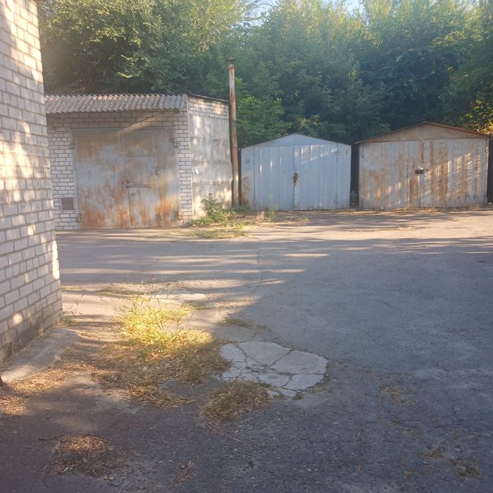 Продам металлический гараж в хорошем месте (район Иванова) Шевч район