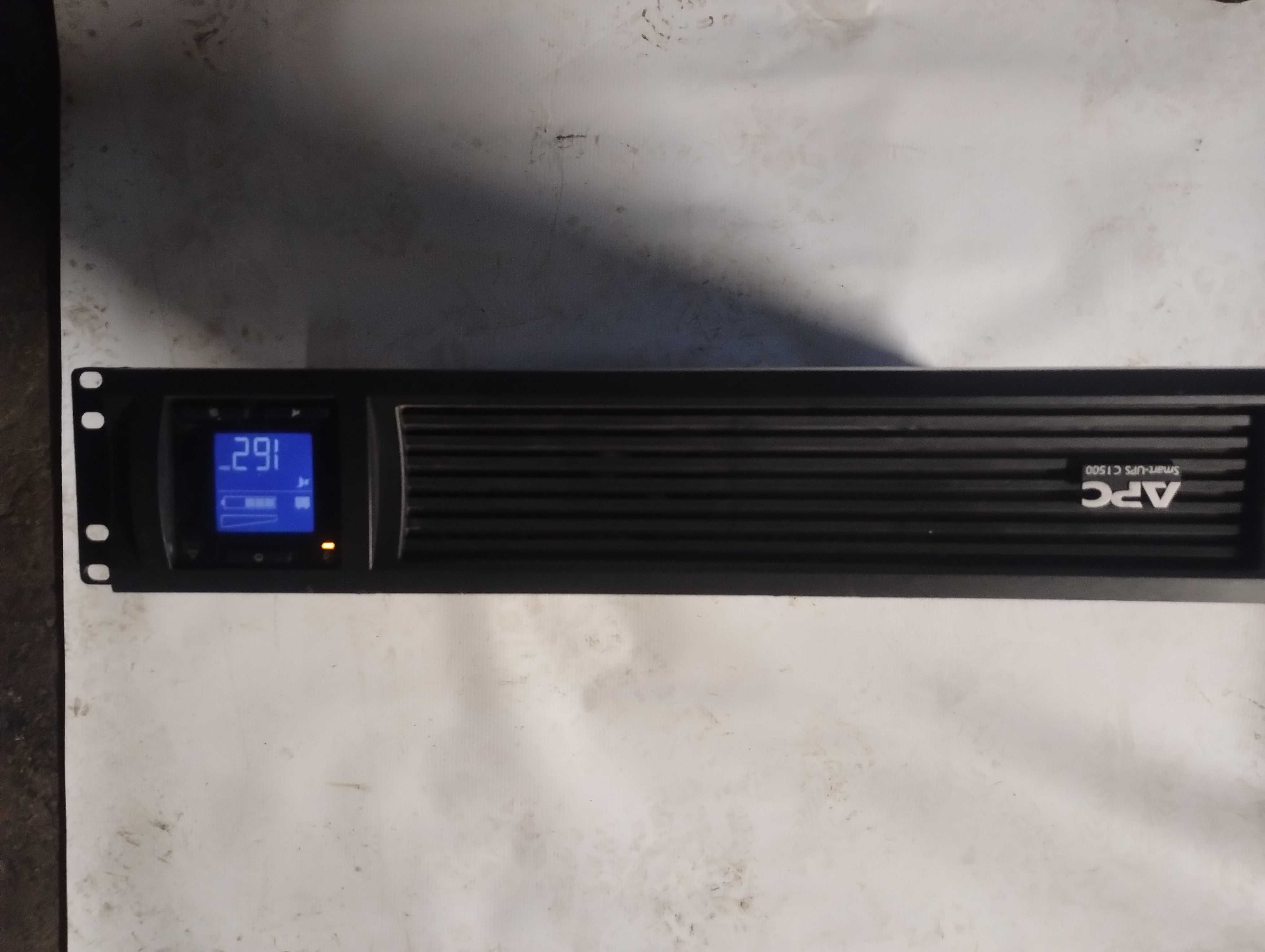 APC Smart-UPS C1500