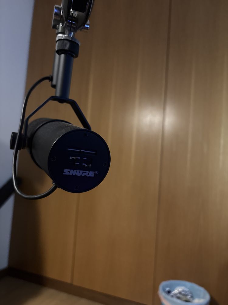 Vendo Shure SM7B + Aplificador 27db + Rode PSA1