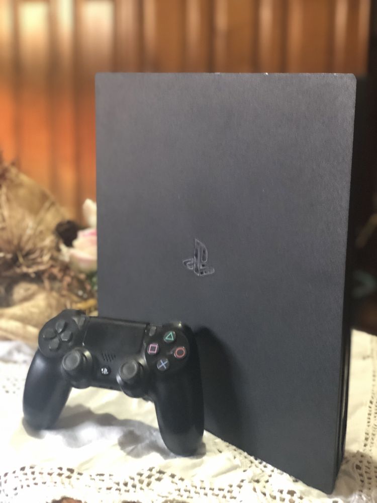 Playstation 4 pro , 1tb