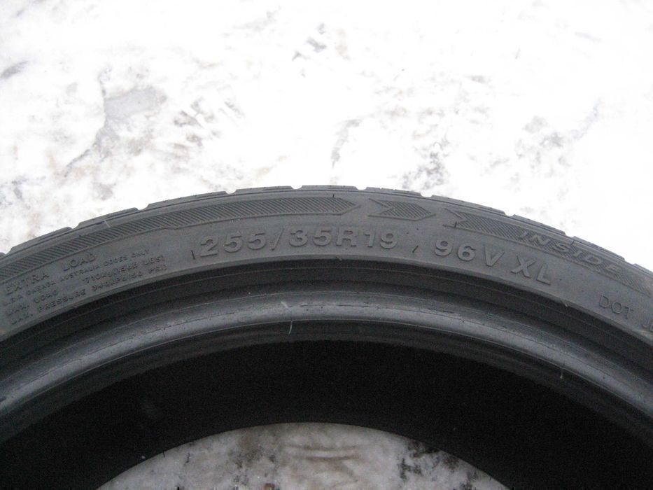 255/35 R19 96V XL Tracmax Ice-PlusS210 зима 2штуки