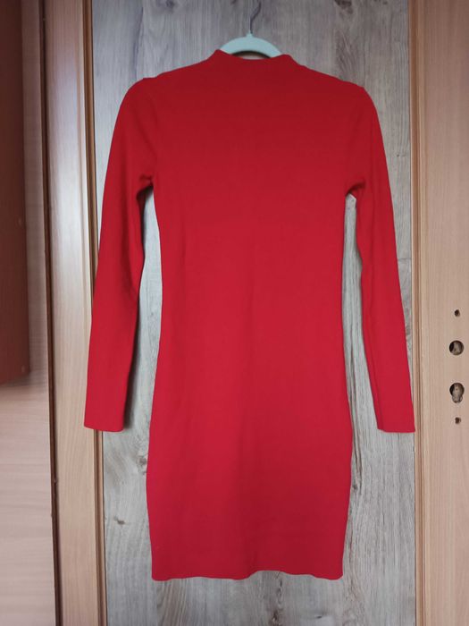 Dopasowana czerwona sukienka swetrowa Mohito długi rękaw r.S nowa