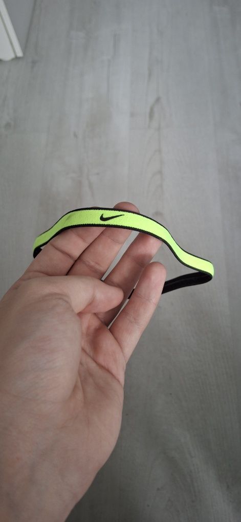 Opaska sportowa nike zielona