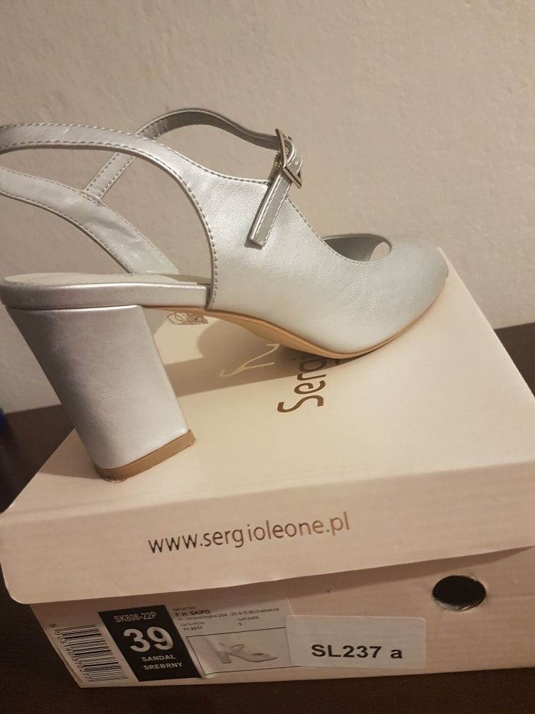 Sandały