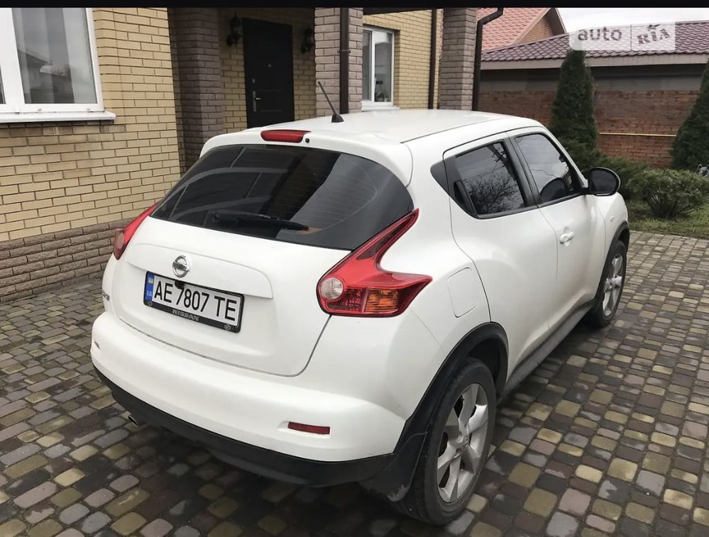 Продам Nissan Juke 2011 год