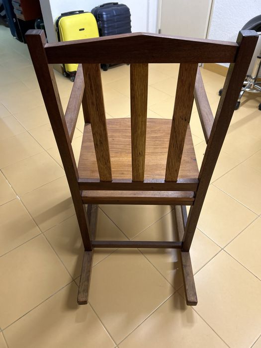 Vendo cadeira de madeira
