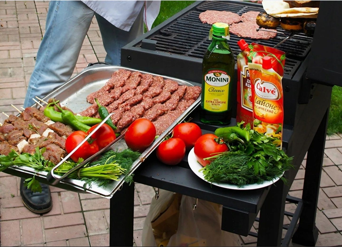 Duży Grill Węglowy XXL z Żeliwnym Rusztem – Idealny na Święta