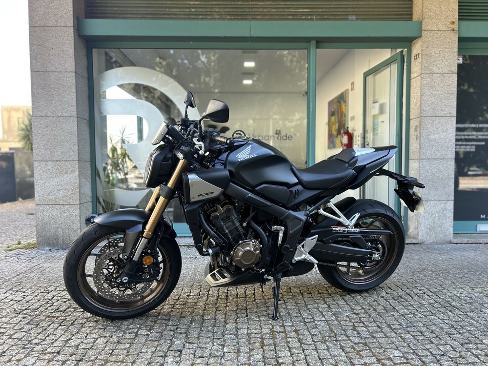 Honda CB650R E-Clutch 2024