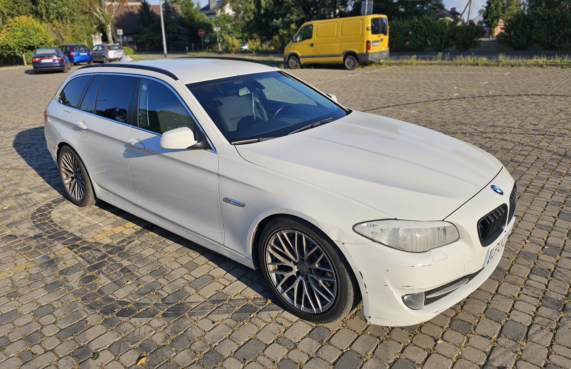BMW F11 seria 525 3.0d 2011 automat hak elektryczny