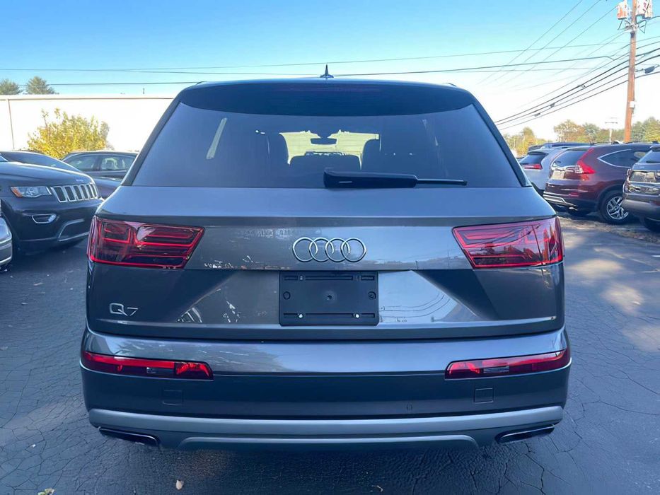 Audi Q7      2019