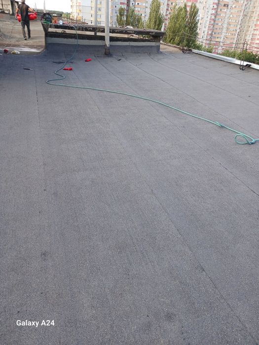 Ремонт криші. Ремонт покрівлі . Мя'кая покрівля