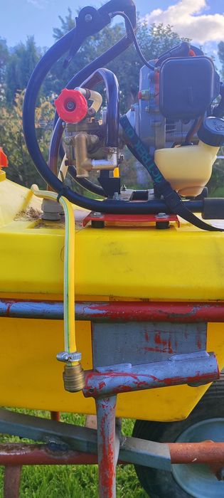 Opryskiwacz spalinowy