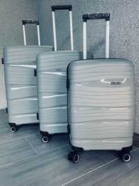 nowa walizka średnia POLIPROPYLEN / walizki podróżne do 20 kg
