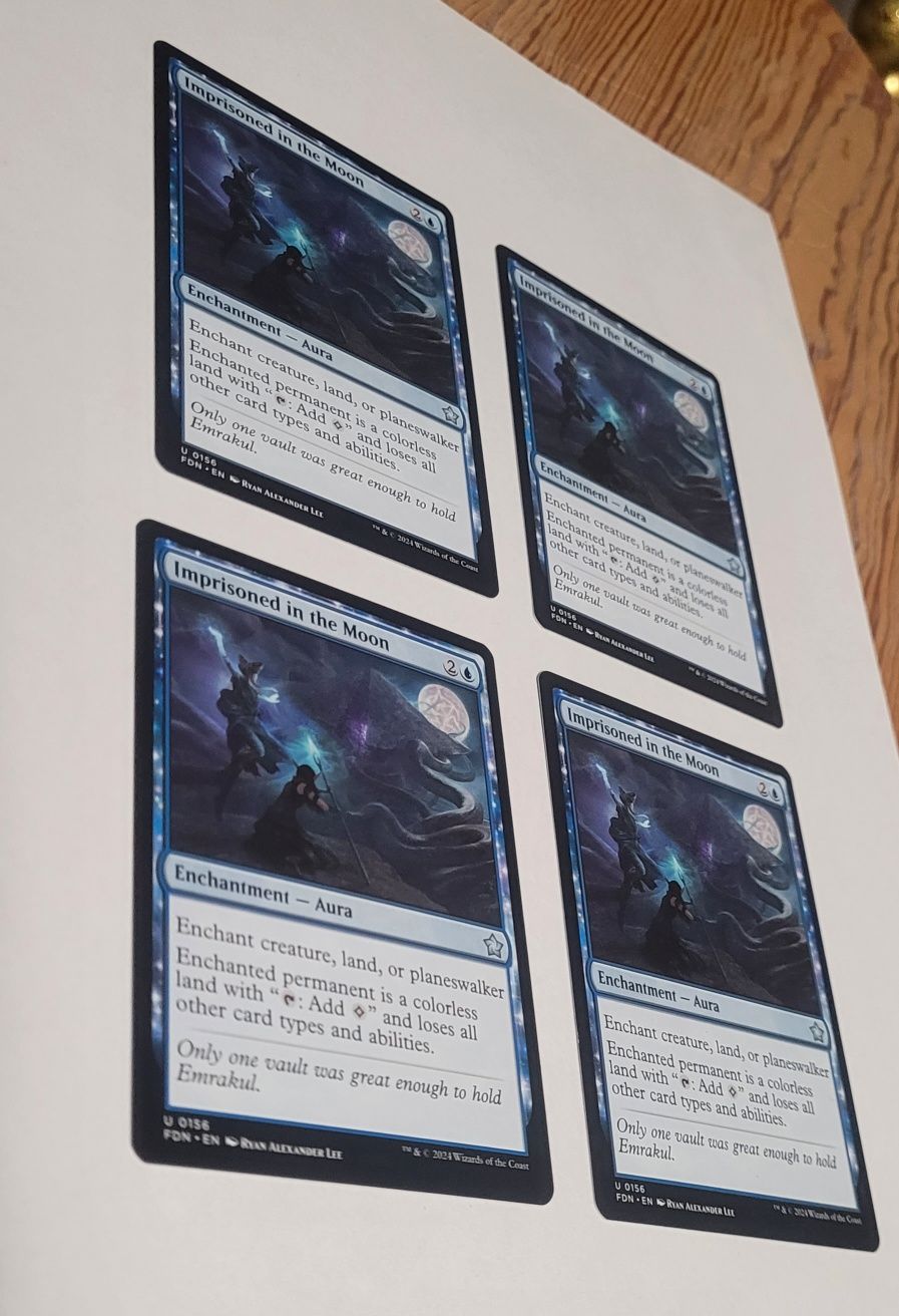 Zestaw 4x Imprisoned in the Moon