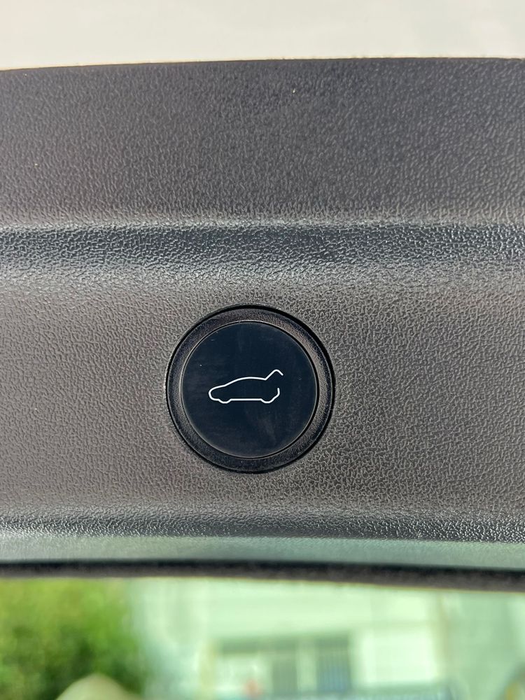 Tesla Model Y Long Range Dual Motor
