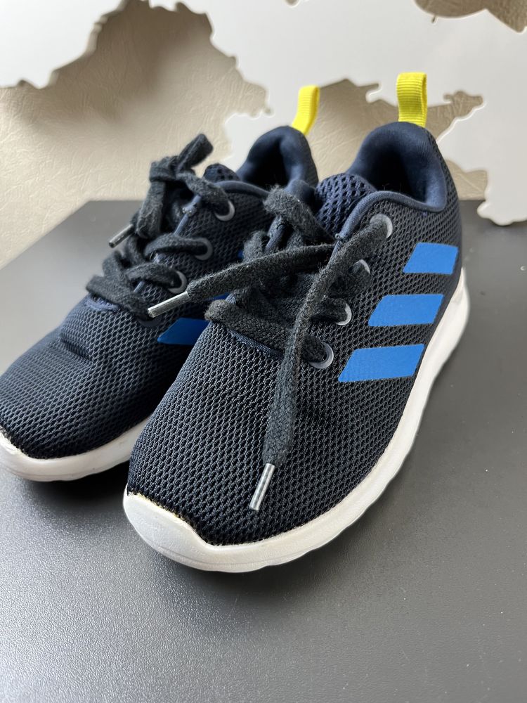 Кросівки Adidas p26 бу