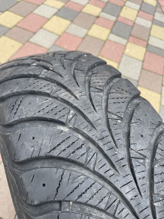 Резина з дисками та колпаками Good Year 185/65-R-14