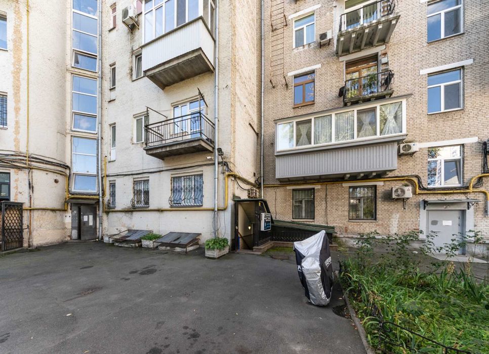 продаж офісу з окремим входом Лютеранська, 21